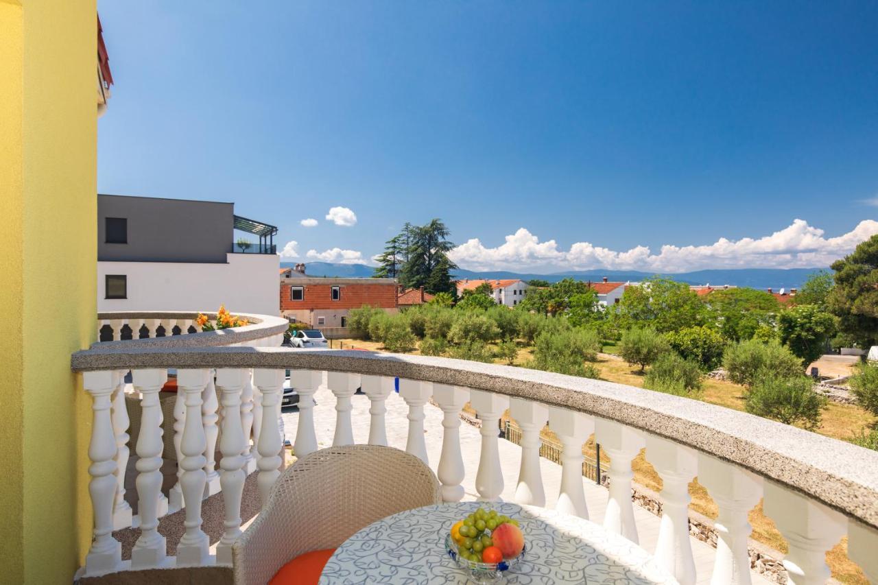 Vila Panorama By El-Pi Tours Malinska Exterior foto